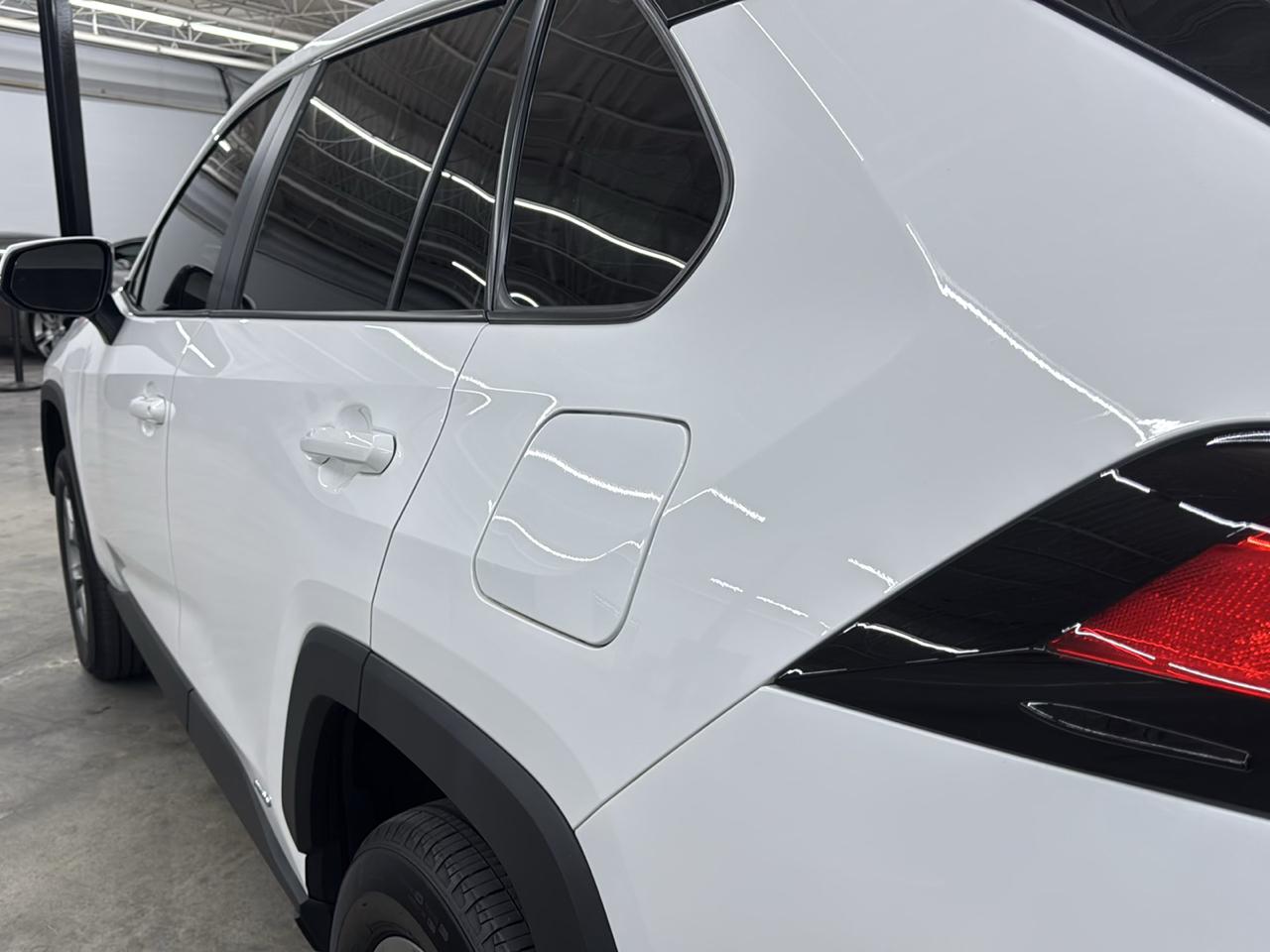 Toyota RAV4 Hybrid XLE AWD (Natl) 2024