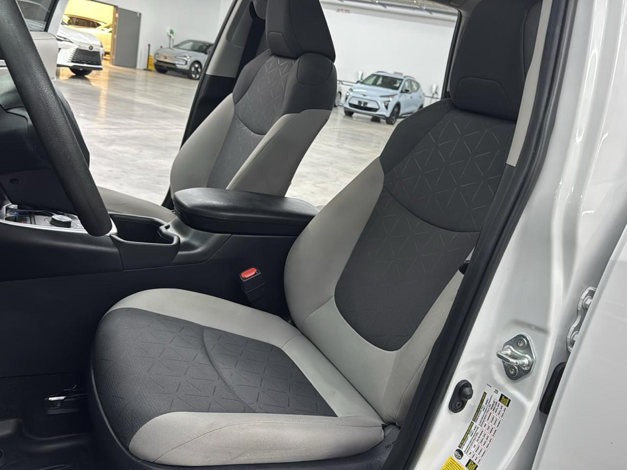 Toyota RAV4 Hybrid XLE AWD (Natl) 2024