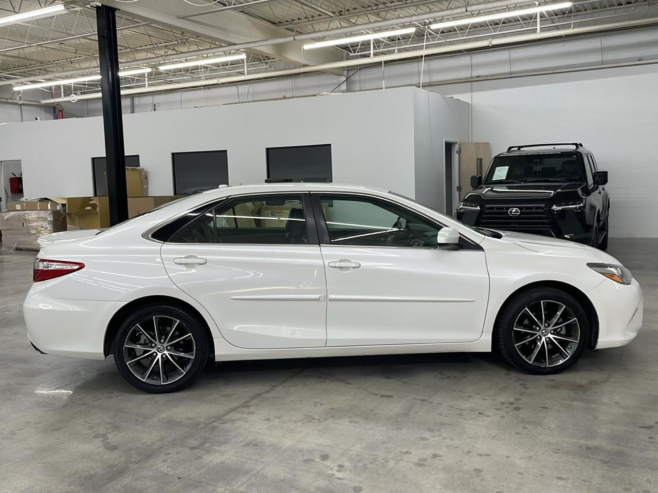 Toyota Camry 4dr Sdn I4 Auto XSE (Natl) 2015