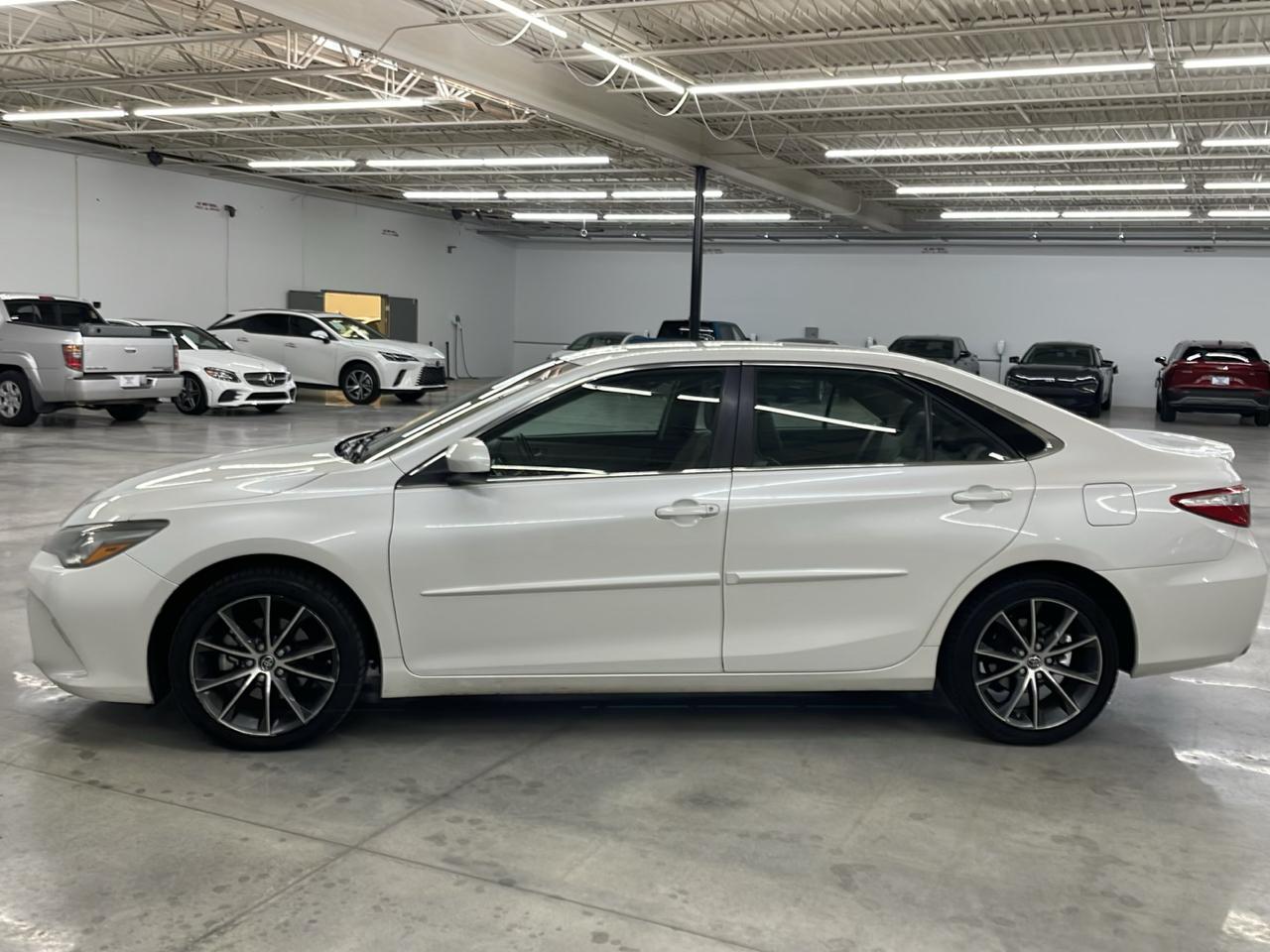 Toyota Camry 4dr Sdn I4 Auto XSE (Natl) 2015