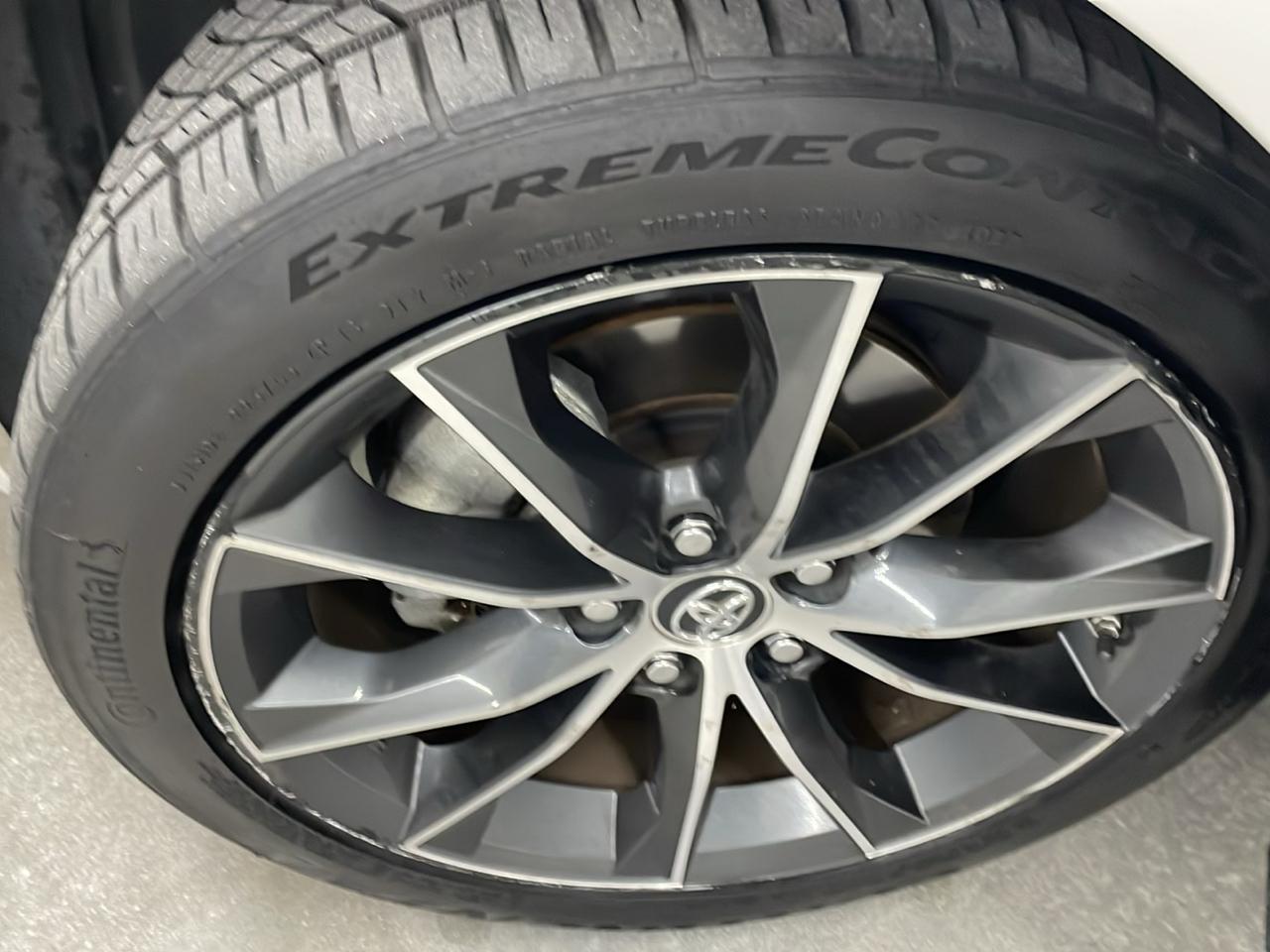 Toyota Camry 4dr Sdn I4 Auto XSE (Natl) 2015