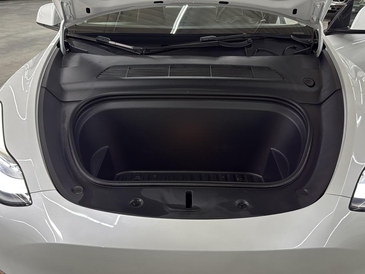 Tesla Model Y Long Range AWD 2023