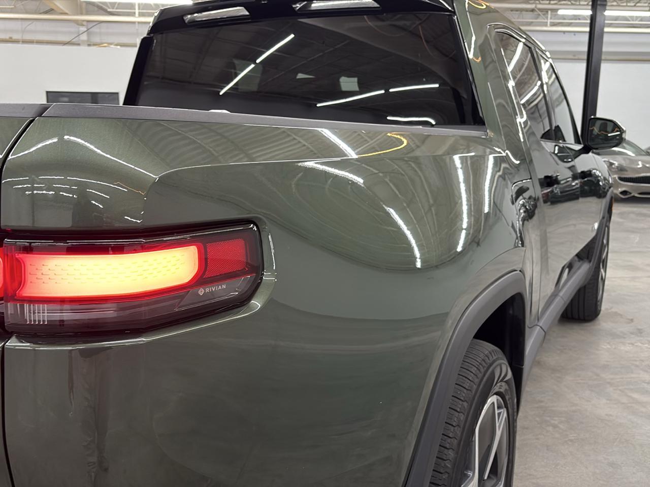 Rivian R1T Adventure 2024