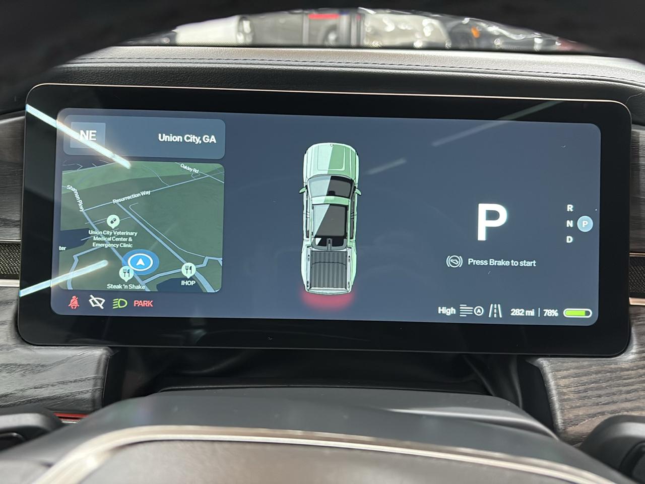 Rivian R1T Adventure 2024
