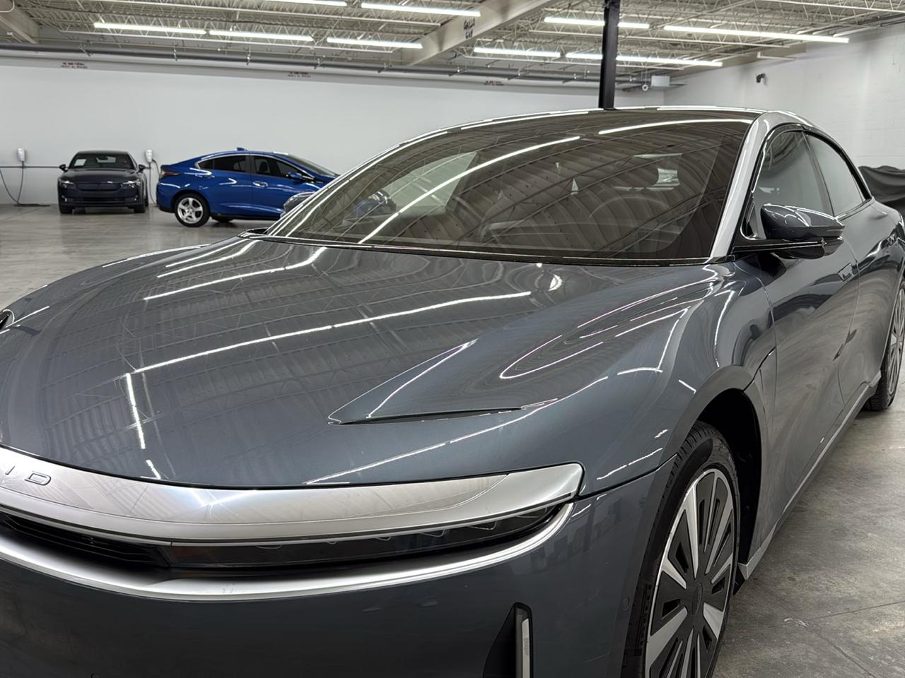 Lucid Air Touring AWD 2025