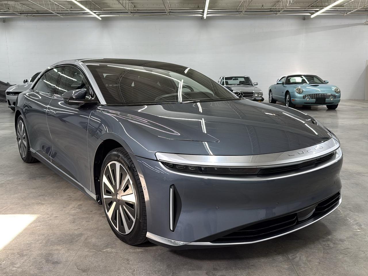 Lucid Air Touring AWD 2025