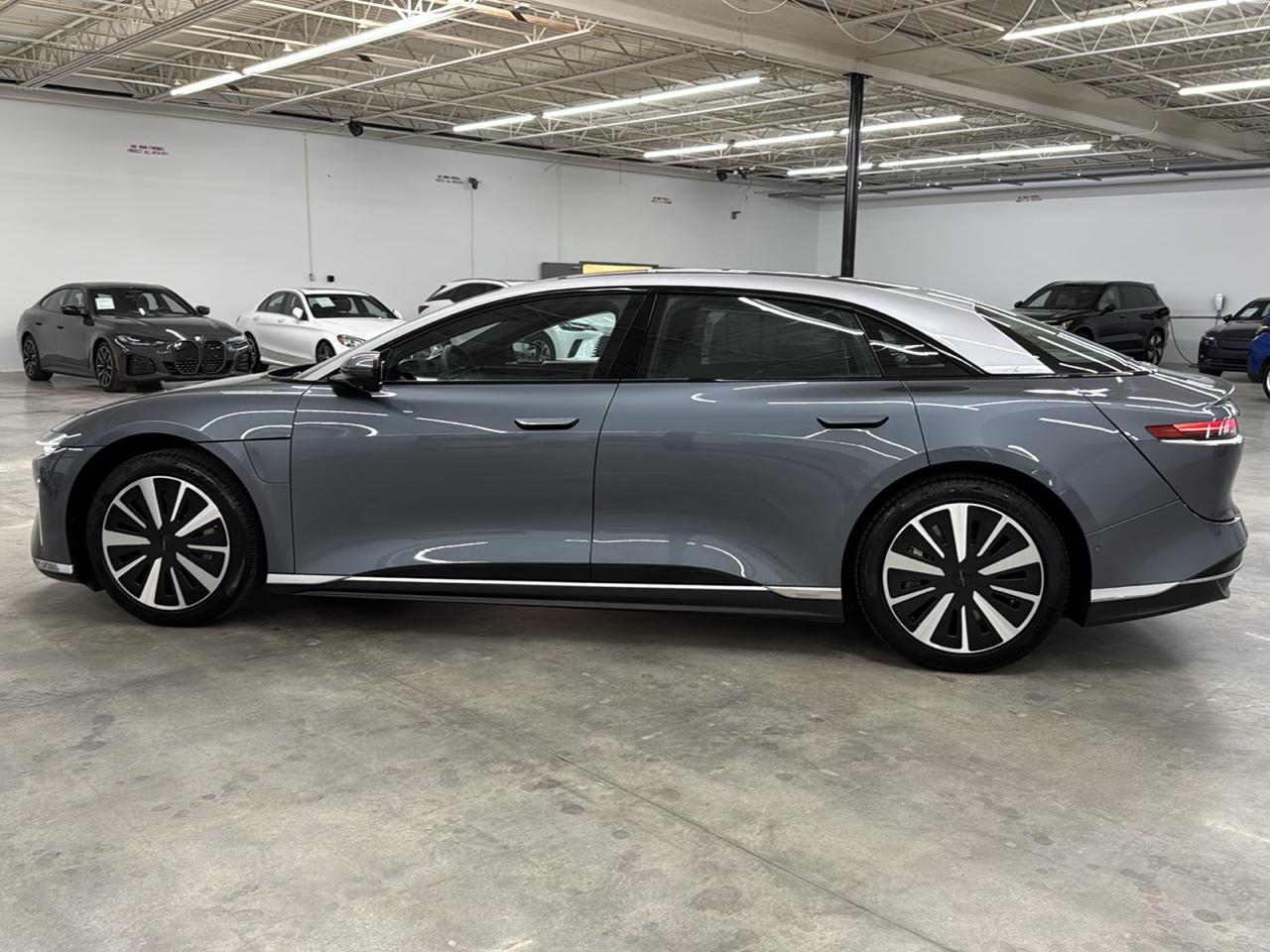 Lucid Air Touring AWD 2025