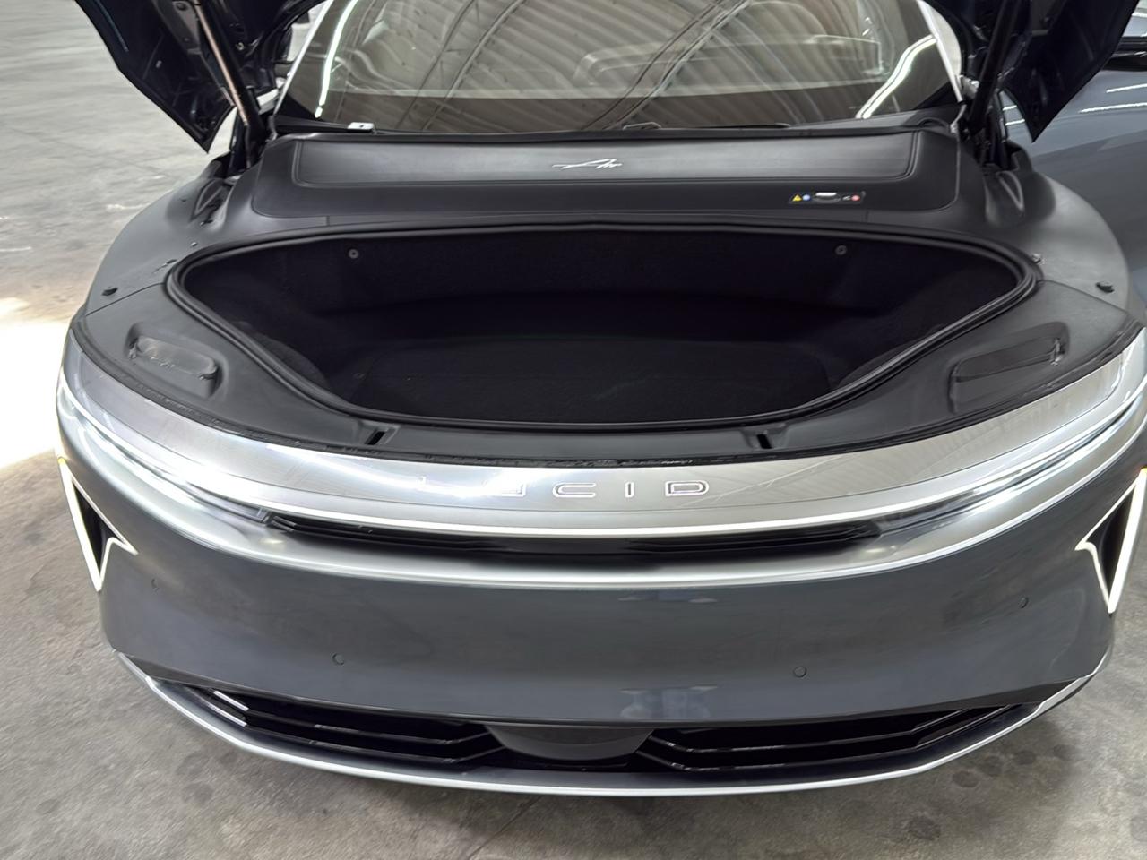 Lucid Air Touring AWD 2025