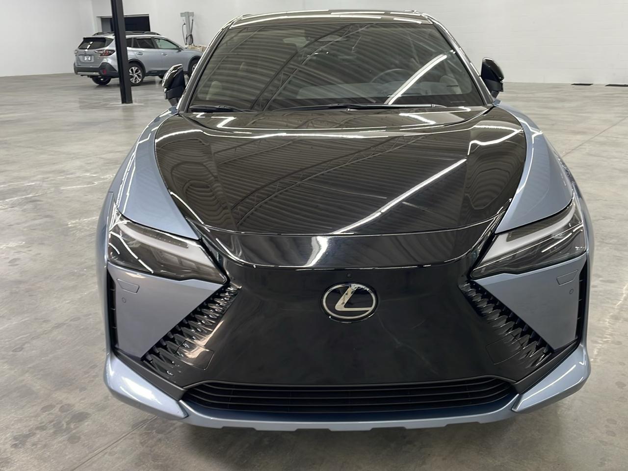 Lexus RZ RZ 450e Luxury AWD 2023