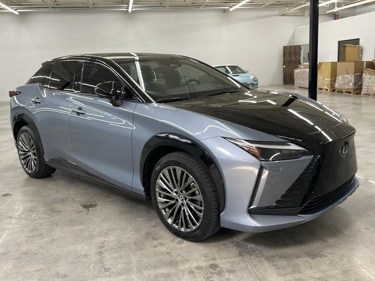 Lexus RZ RZ 450e Luxury AWD 2023