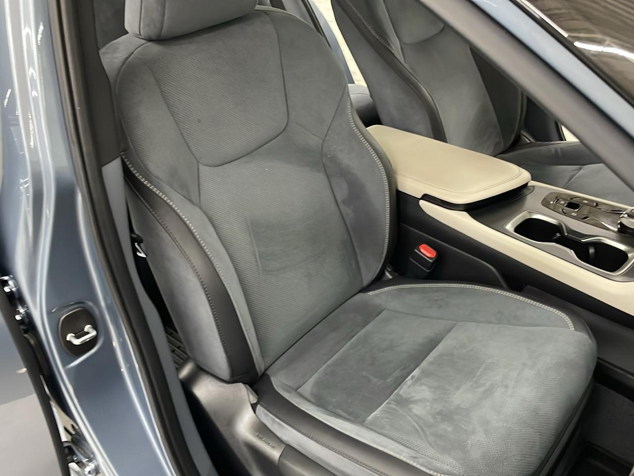 Lexus RZ RZ 450e Luxury AWD 2023