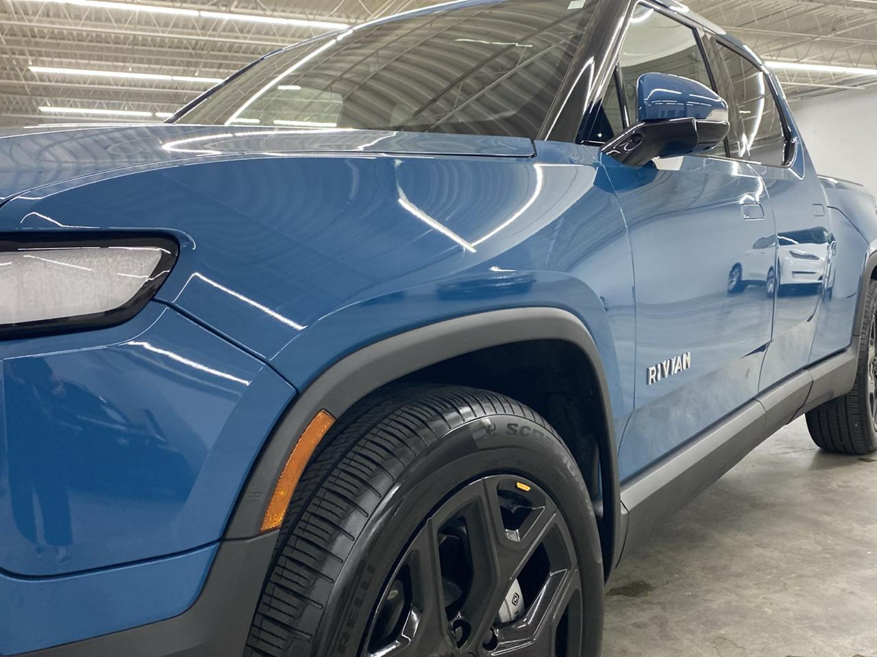 Rivian R1T Adventure Dual-Motor Max Pack 2023