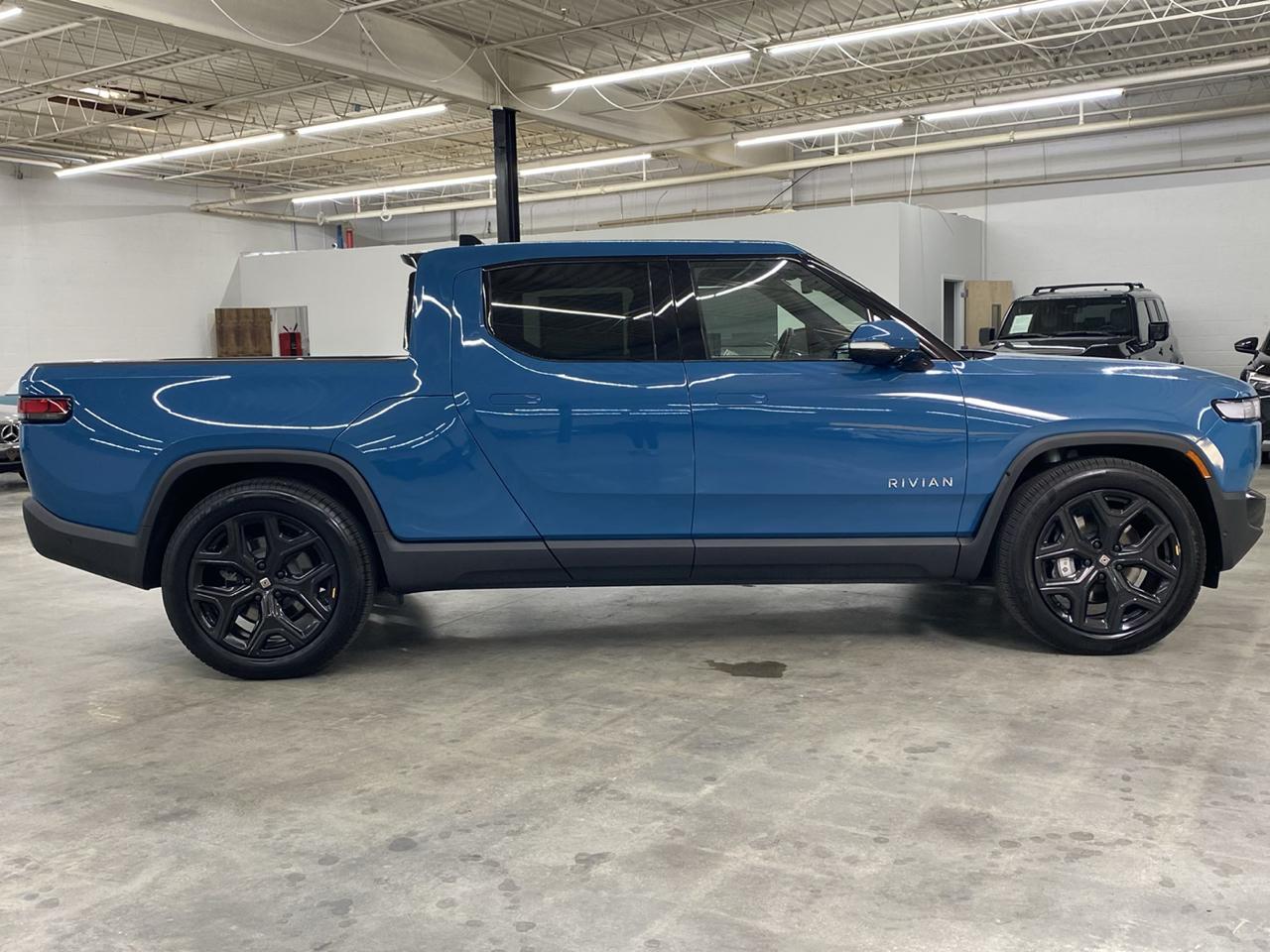 Rivian R1T Adventure Dual-Motor Max Pack 2023