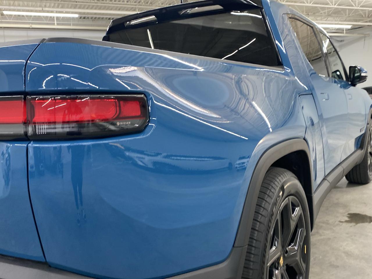Rivian R1T Adventure Dual-Motor Max Pack 2023