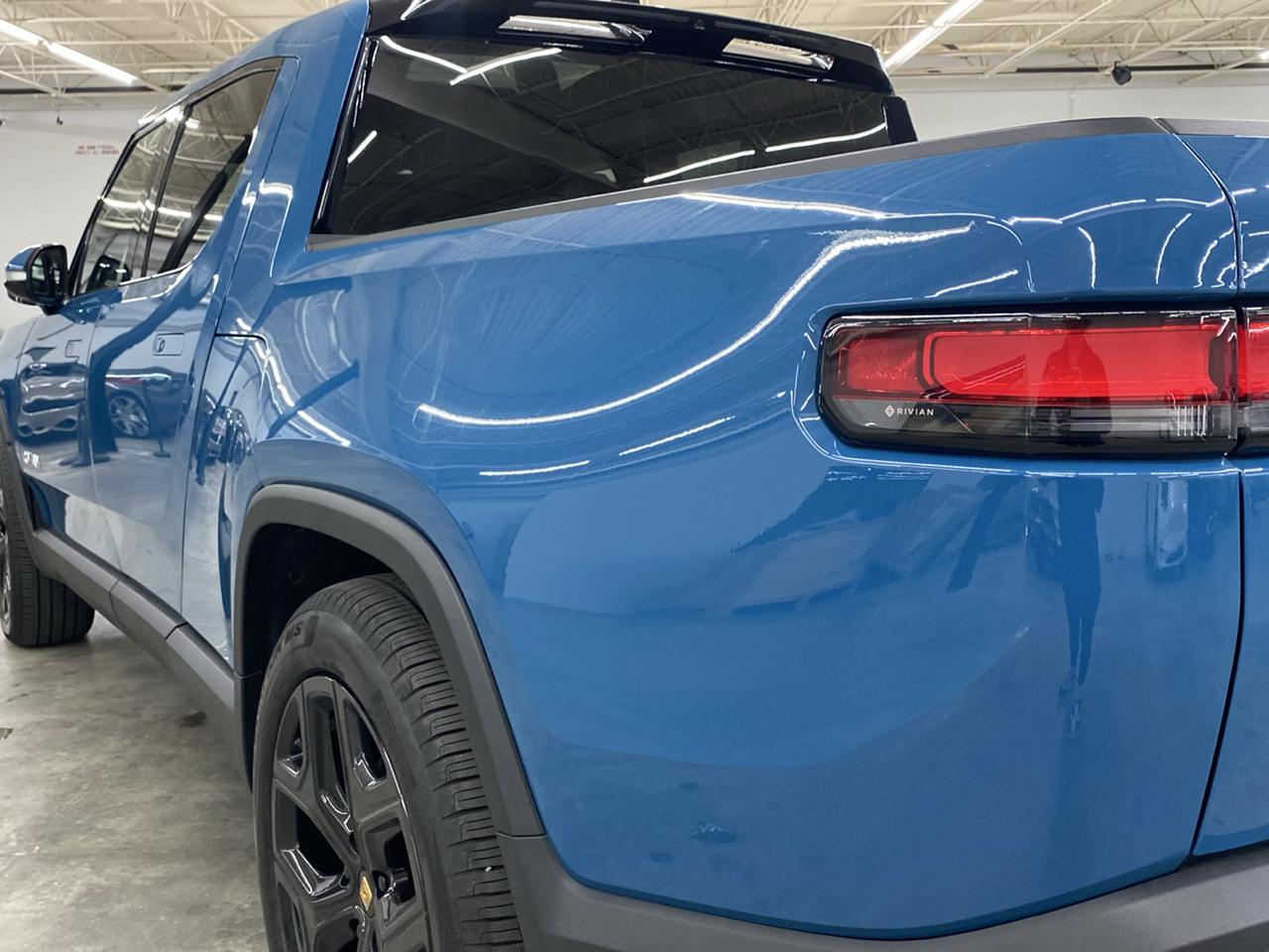 Rivian R1T Adventure Dual-Motor Max Pack 2023