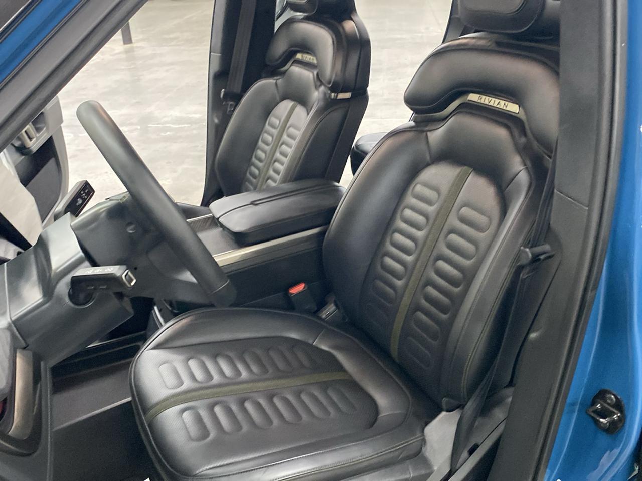 Rivian R1T Adventure Dual-Motor Max Pack 2023