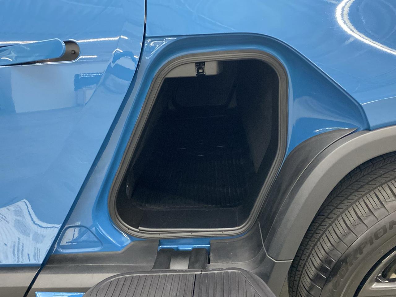 Rivian R1T Adventure Dual-Motor Max Pack 2023