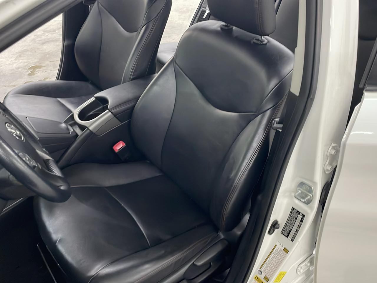 Toyota Prius 5dr HB Persona (Natl) 2013