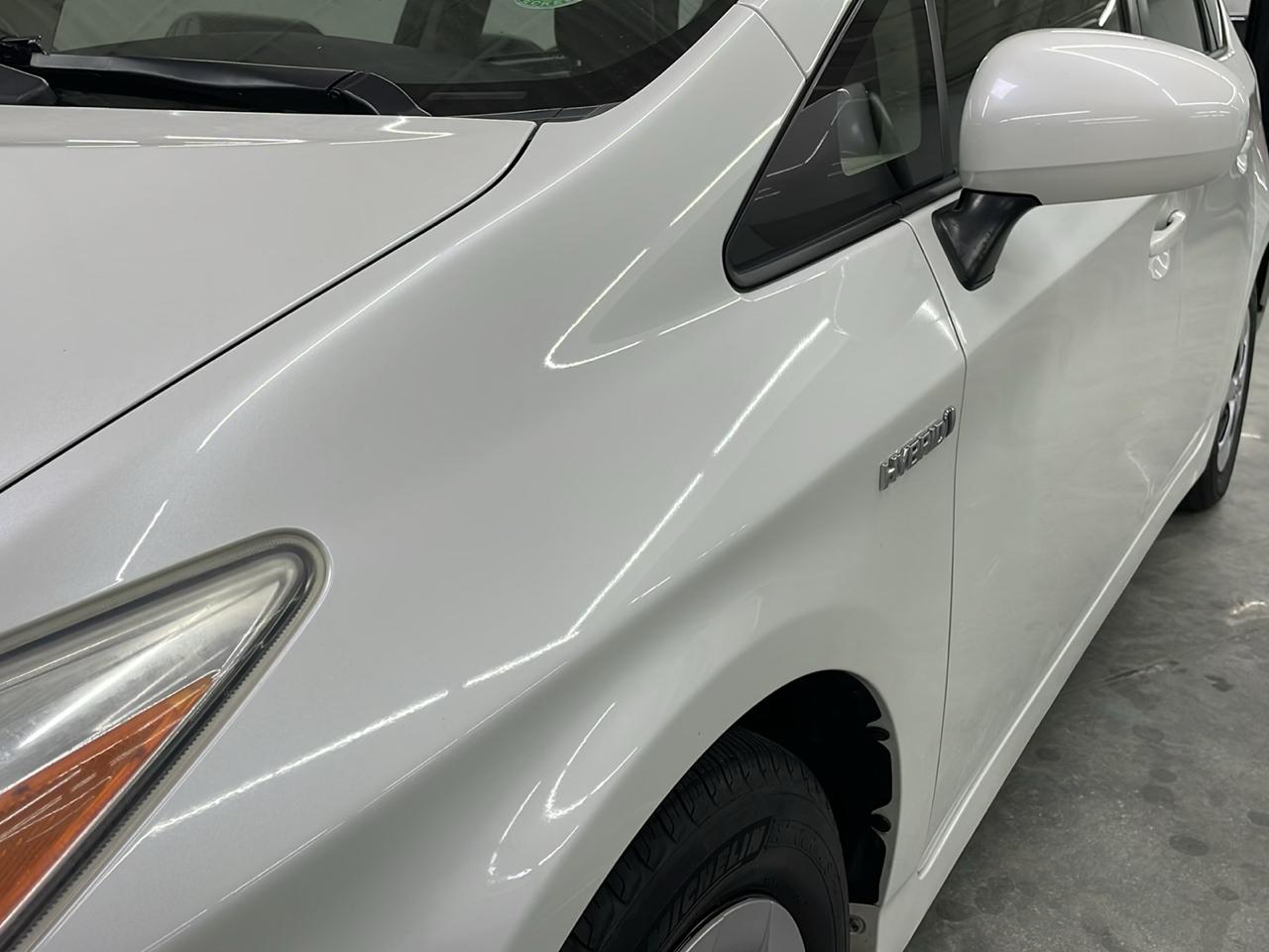 Toyota Prius Four (Natl) 2014