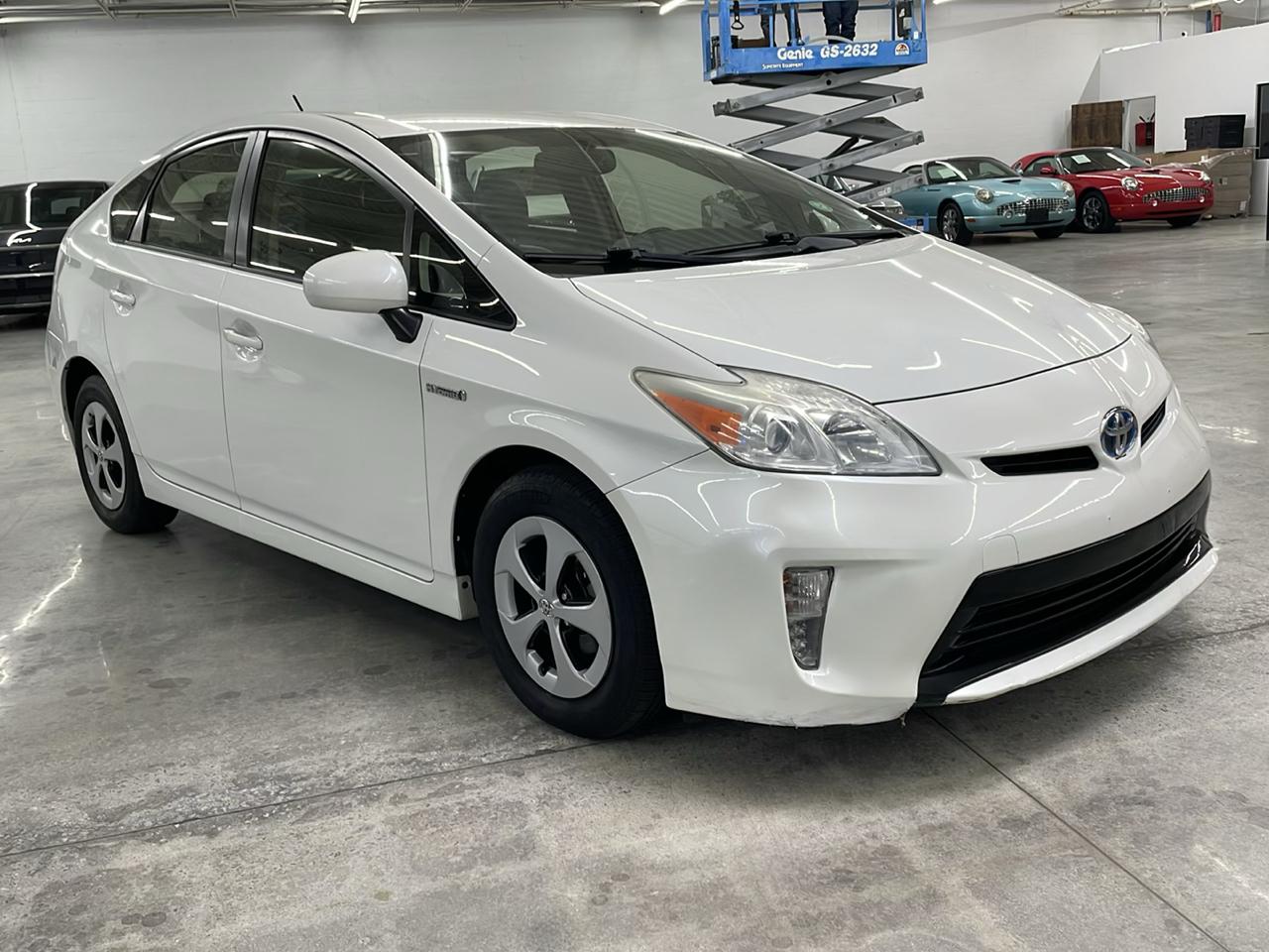 Toyota Prius Four (Natl) 2014