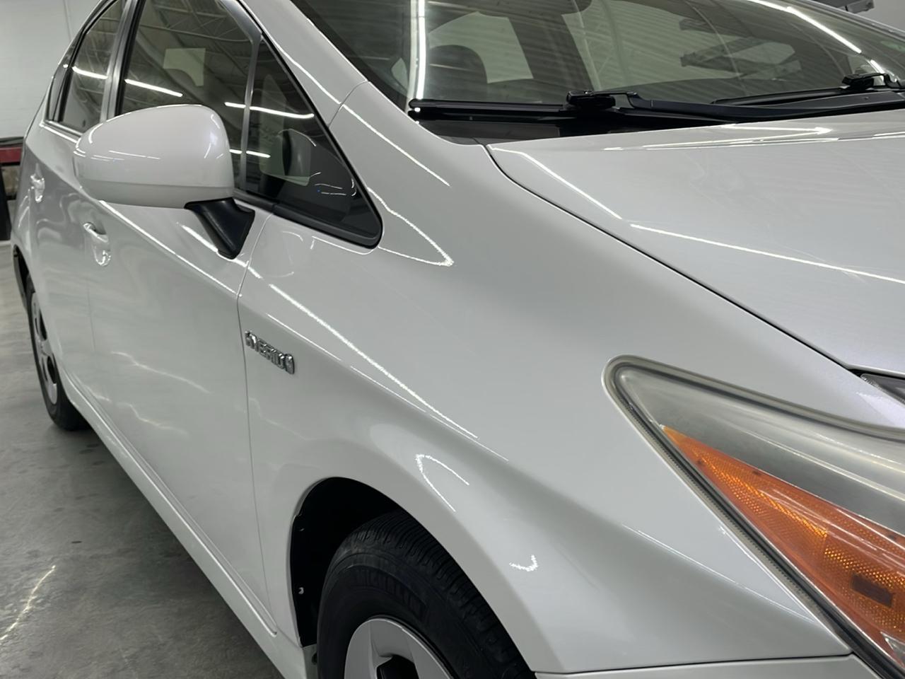 Toyota Prius Four (Natl) 2014