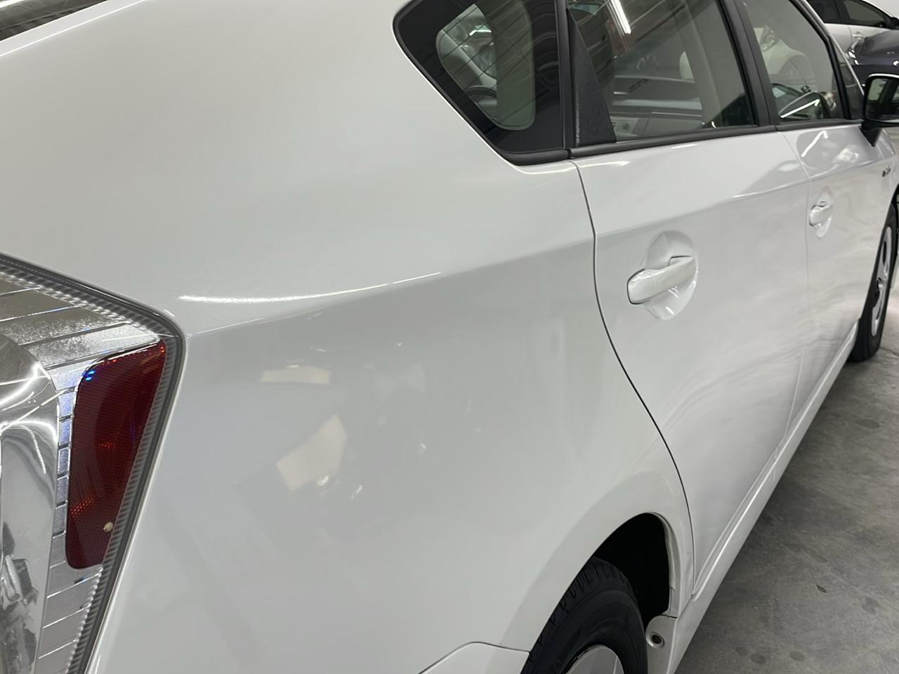 Toyota Prius Four (Natl) 2014