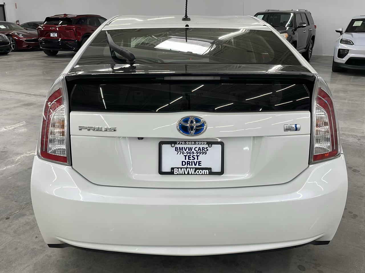 Toyota Prius Four (Natl) 2014