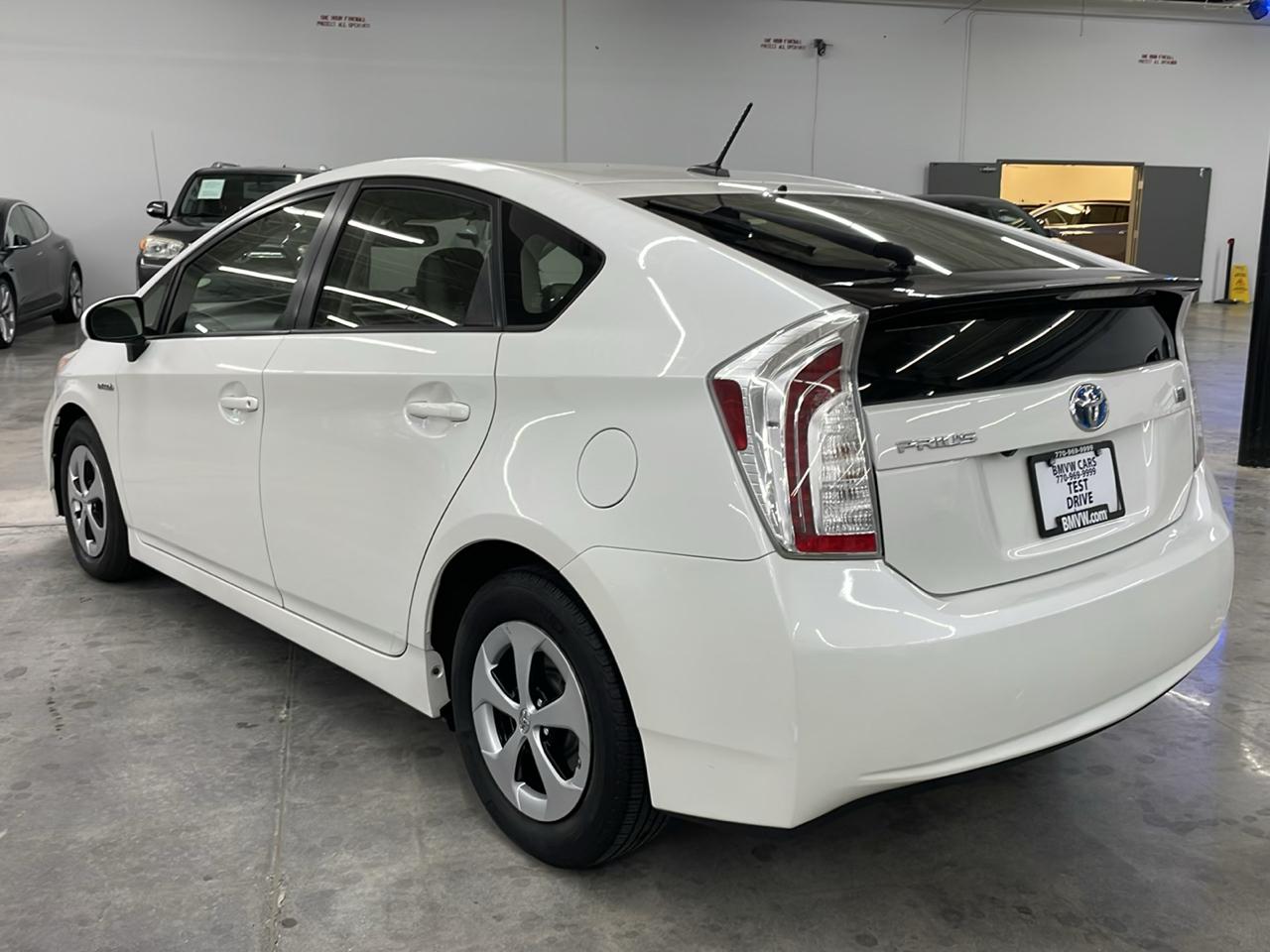 Toyota Prius Four (Natl) 2014
