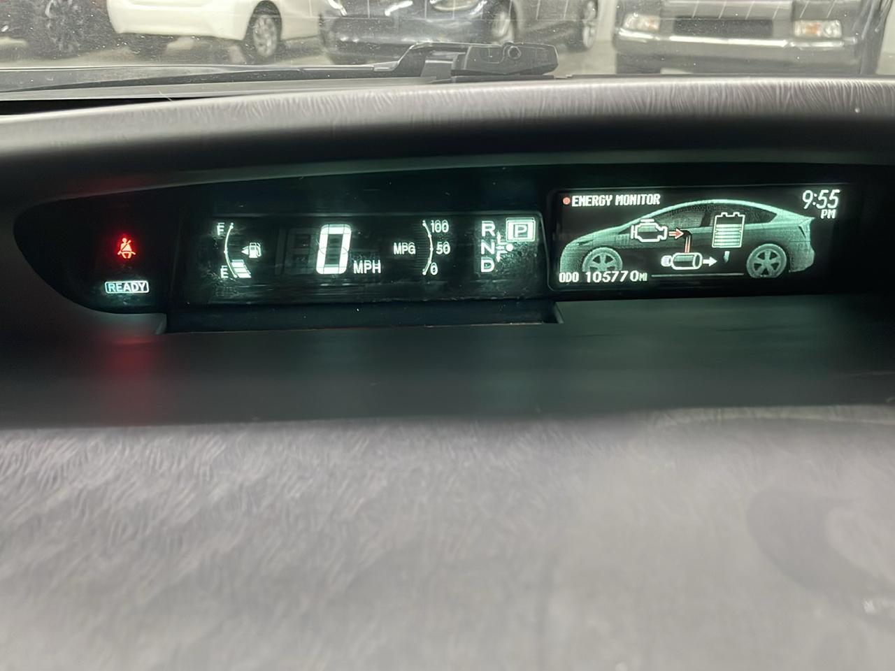 Toyota Prius Four (Natl) 2014