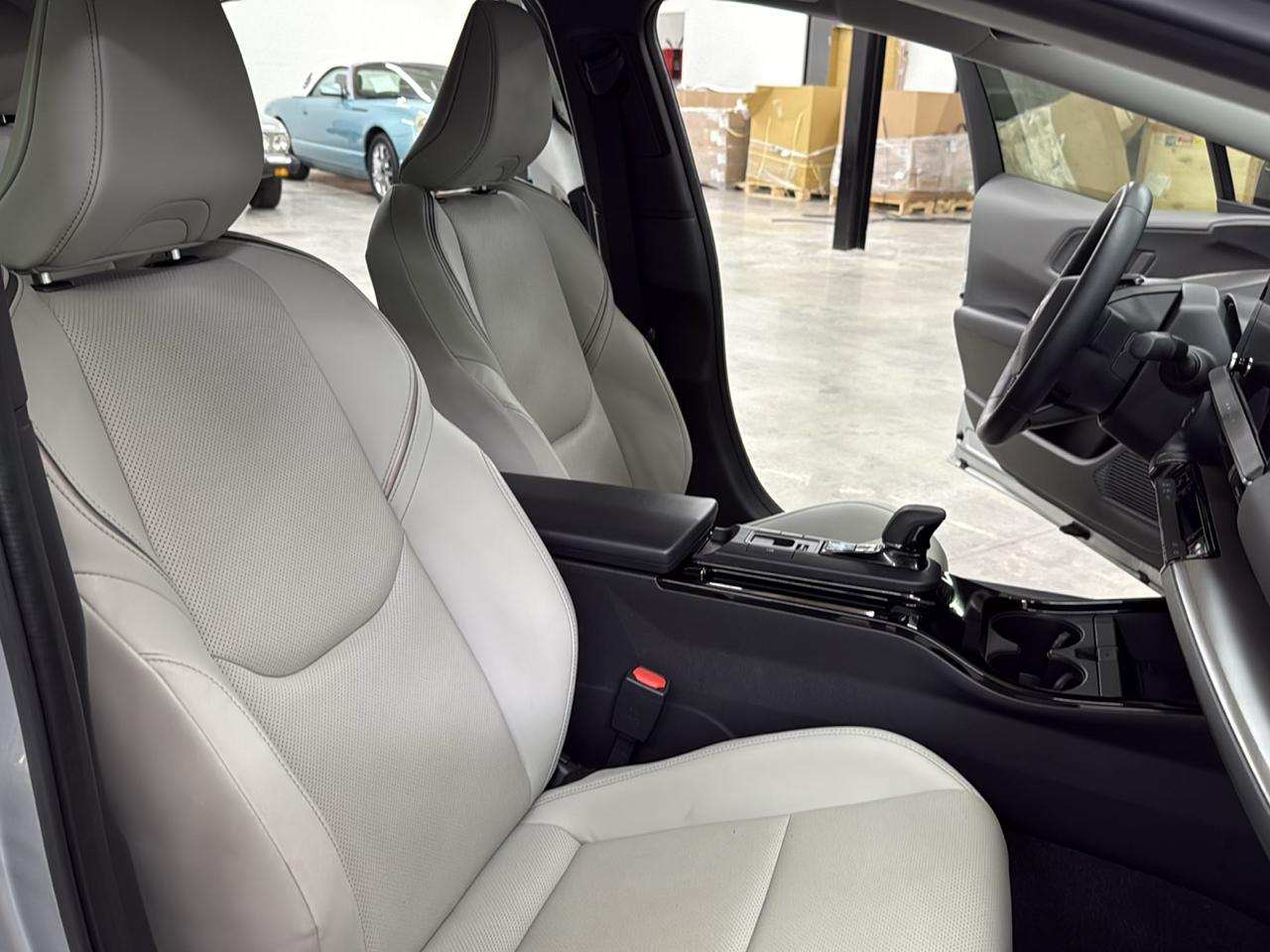 Toyota Prius XLE (Natl) 2024
