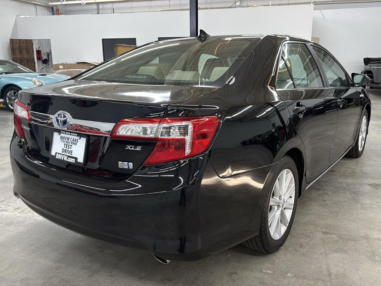 Toyota Camry Hybrid 4dr Sdn XLE (Natl) 2013