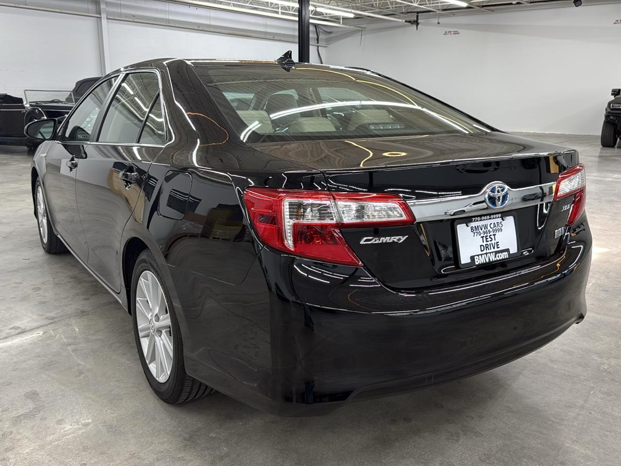 Toyota Camry Hybrid 4dr Sdn XLE (Natl) 2013
