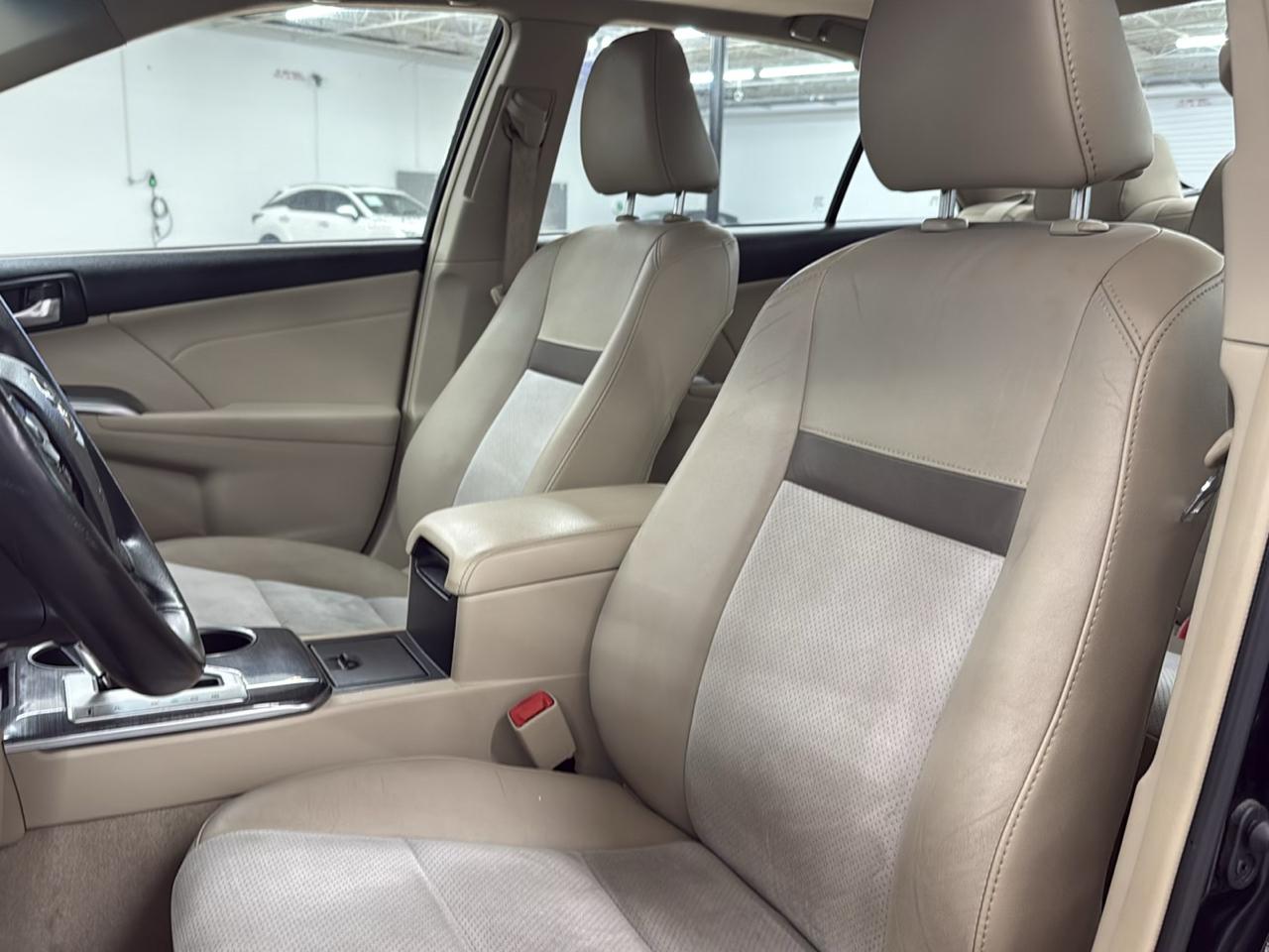 Toyota Camry Hybrid 4dr Sdn XLE (Natl) 2013
