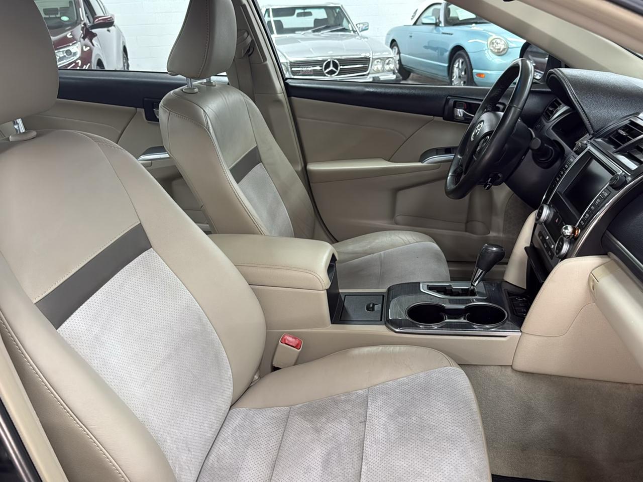 Toyota Camry Hybrid 4dr Sdn XLE (Natl) 2013