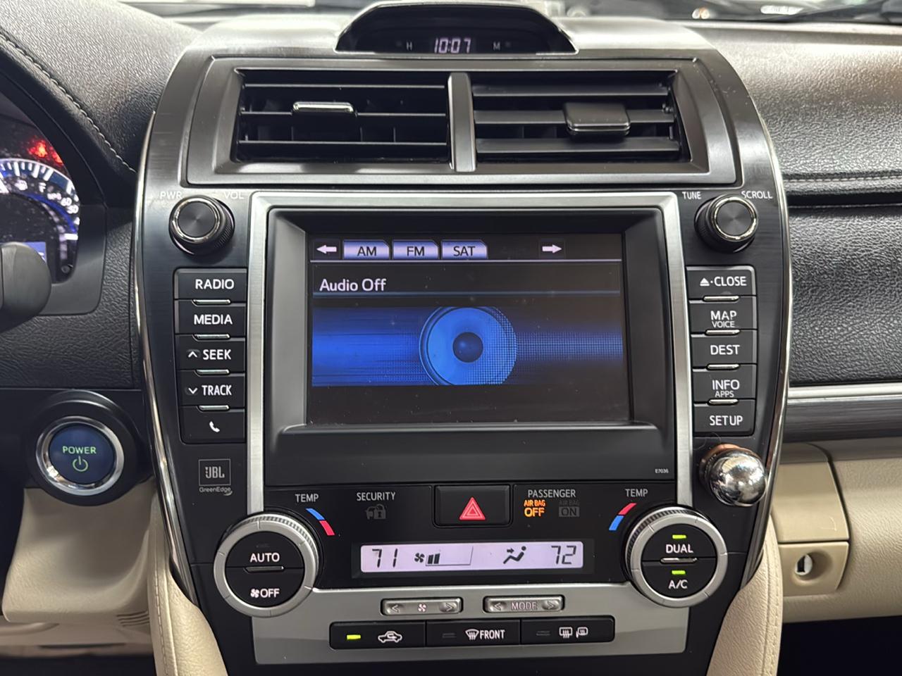Toyota Camry Hybrid 4dr Sdn XLE (Natl) 2013