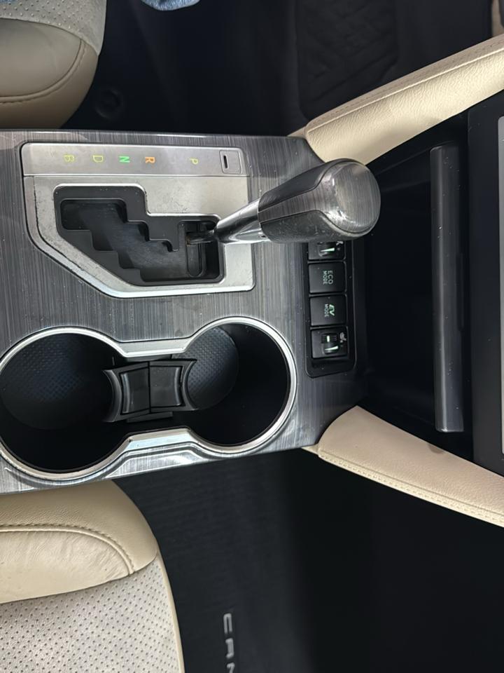 Toyota Camry Hybrid 4dr Sdn XLE (Natl) 2013