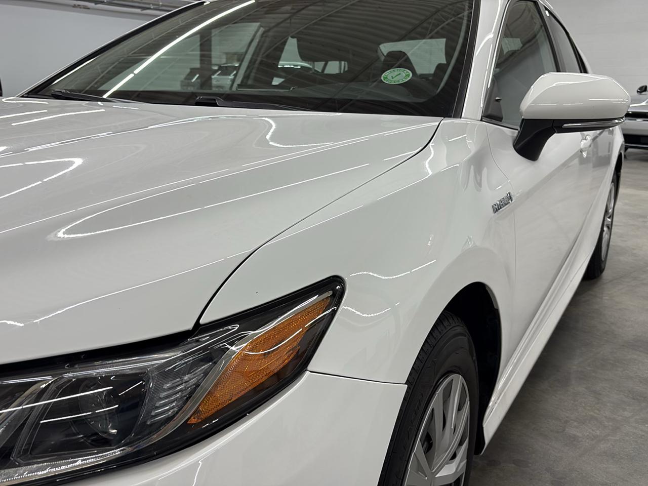Toyota Camry Hybrid LE CVT (Natl) 2021