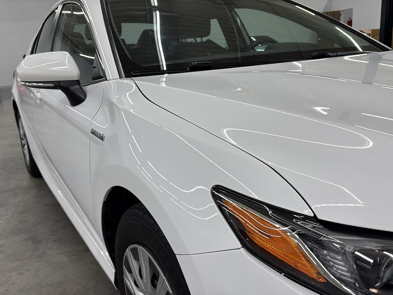 Toyota Camry Hybrid LE CVT (Natl) 2021