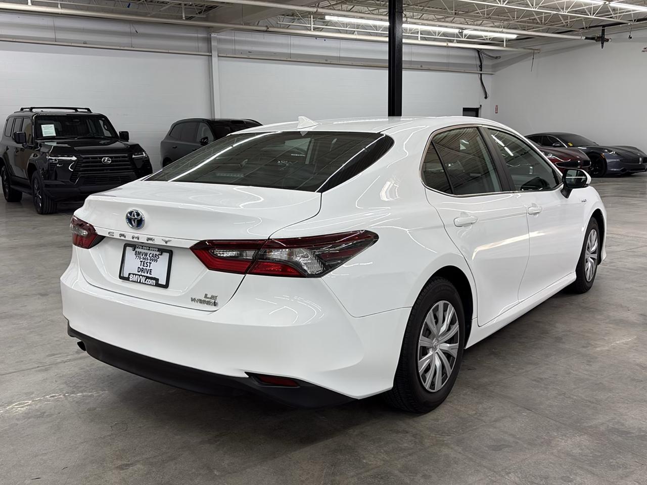Toyota Camry Hybrid LE CVT (Natl) 2021