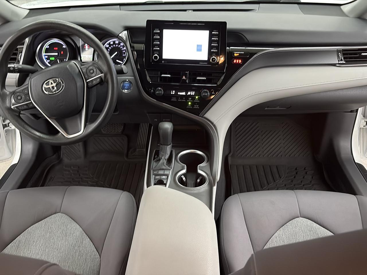 Toyota Camry Hybrid LE CVT (Natl) 2021