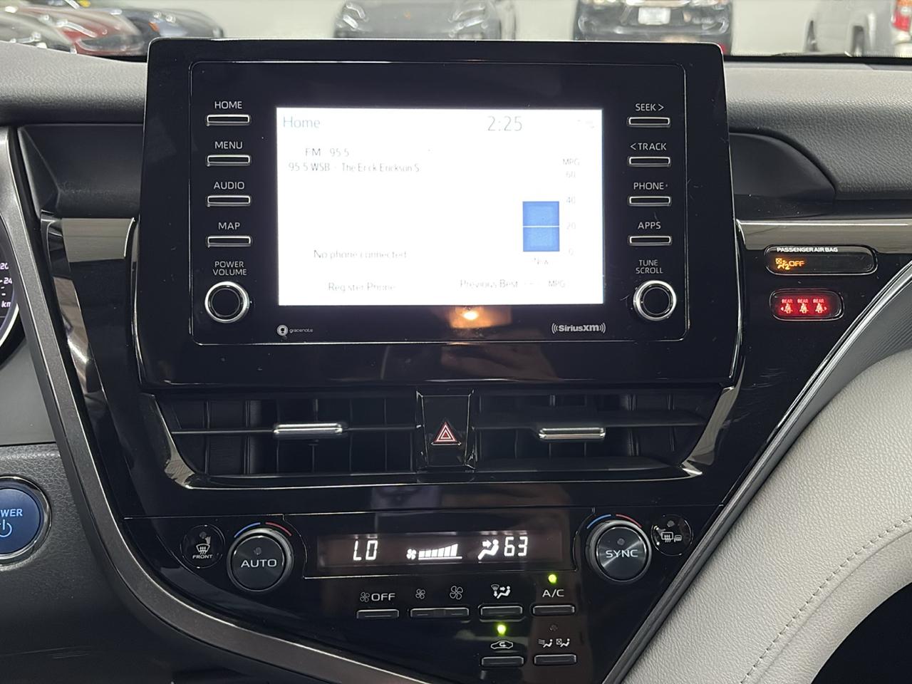 Toyota Camry Hybrid LE CVT (Natl) 2021