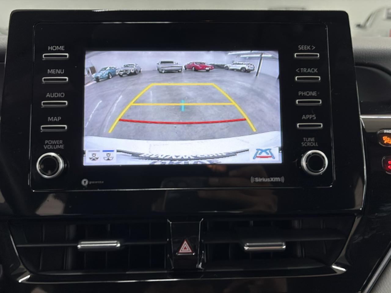 Toyota Camry Hybrid LE CVT (Natl) 2021