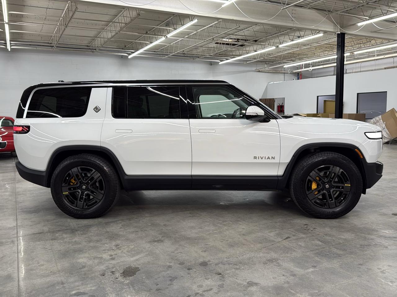 Rivian R1S Adventure Quad-Motor Large Pack 2024