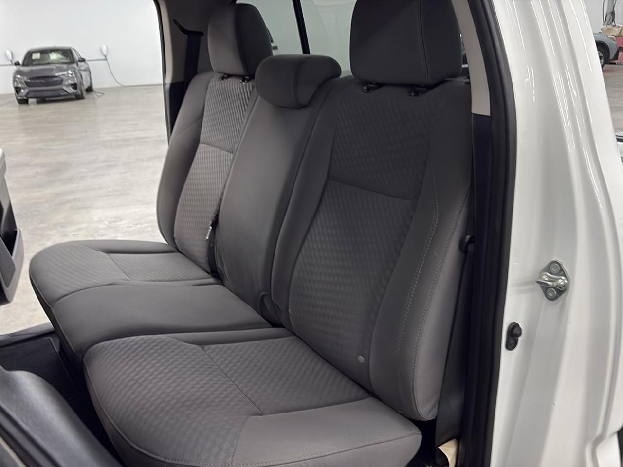 Toyota Tacoma 2WD SR5 Double Cab 5' Bed V6 AT (Natl) 2020