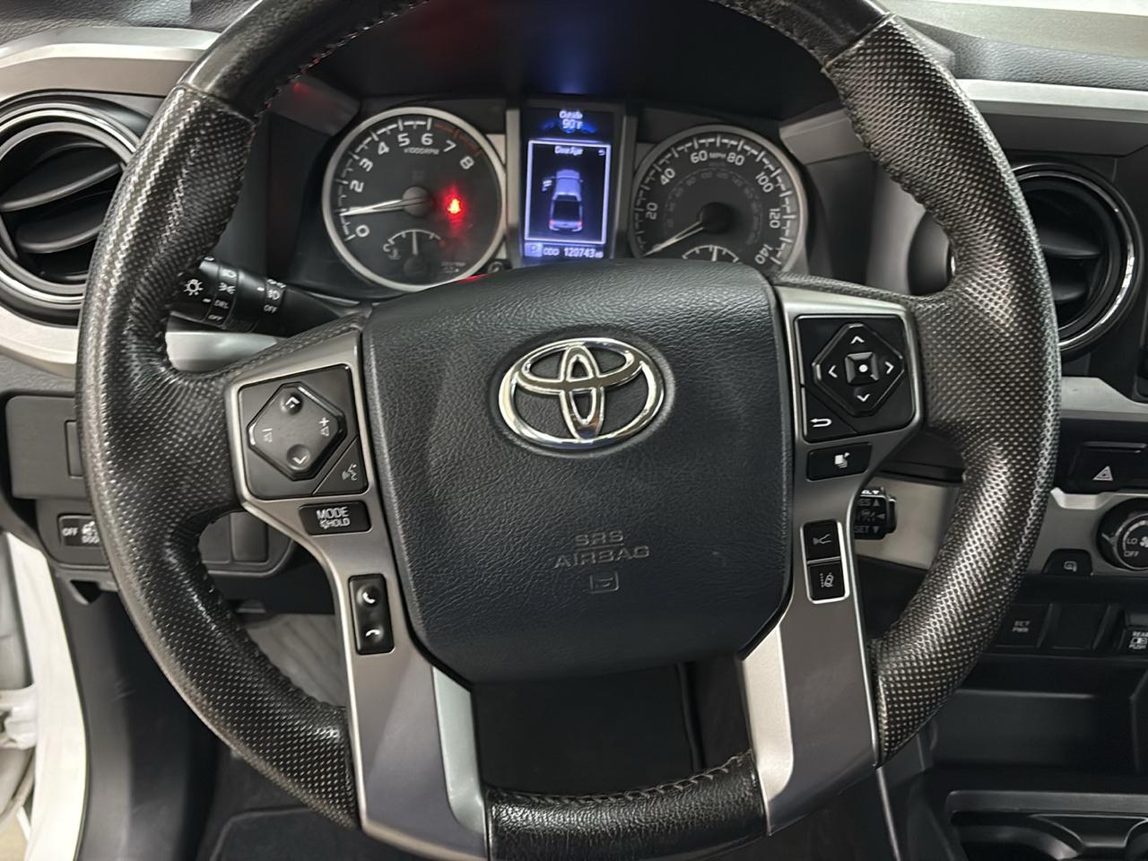 Toyota Tacoma 2WD SR5 Double Cab 5' Bed V6 AT (Natl) 2020