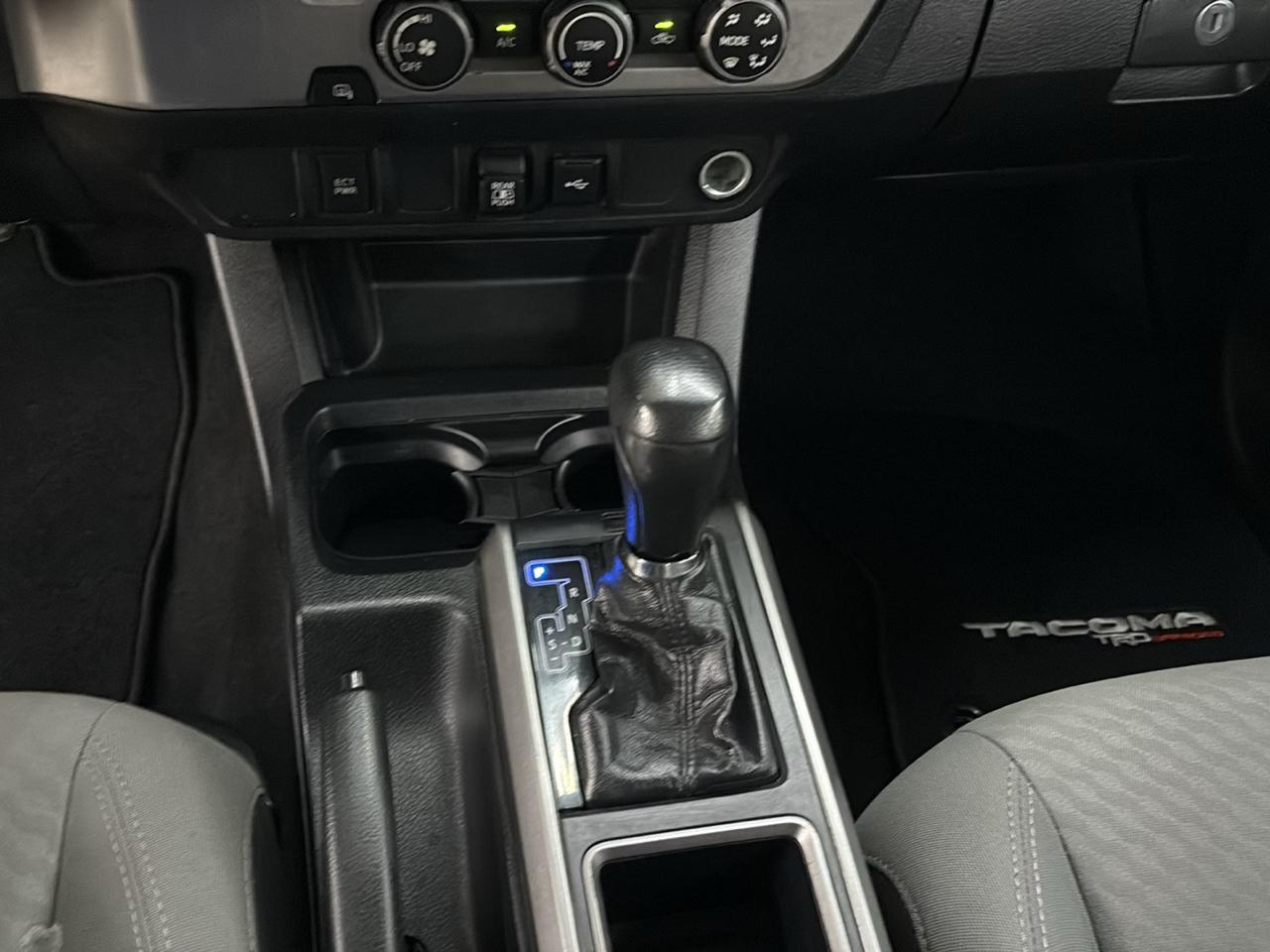 Toyota Tacoma 2WD SR5 Double Cab 5' Bed V6 AT (Natl) 2020