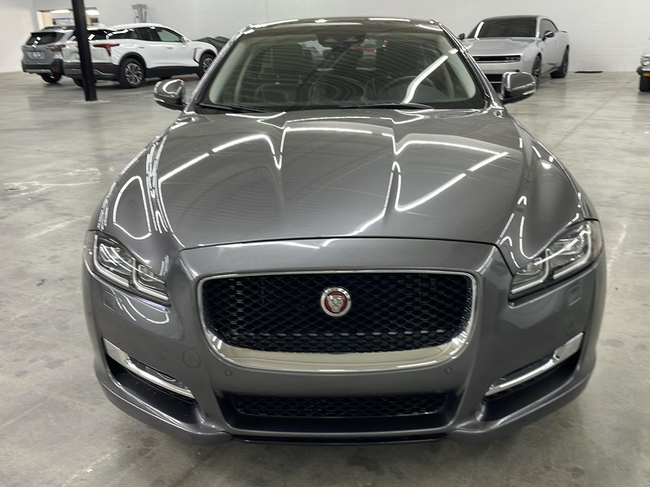 Jaguar XJ XJ R-Sport RWD 2019