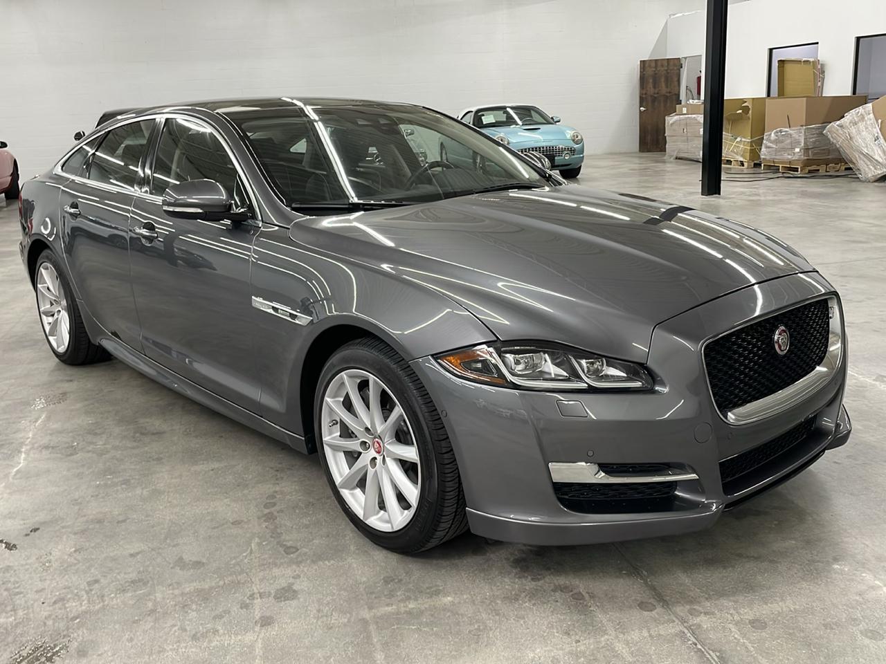 Jaguar XJ XJ R-Sport RWD 2019