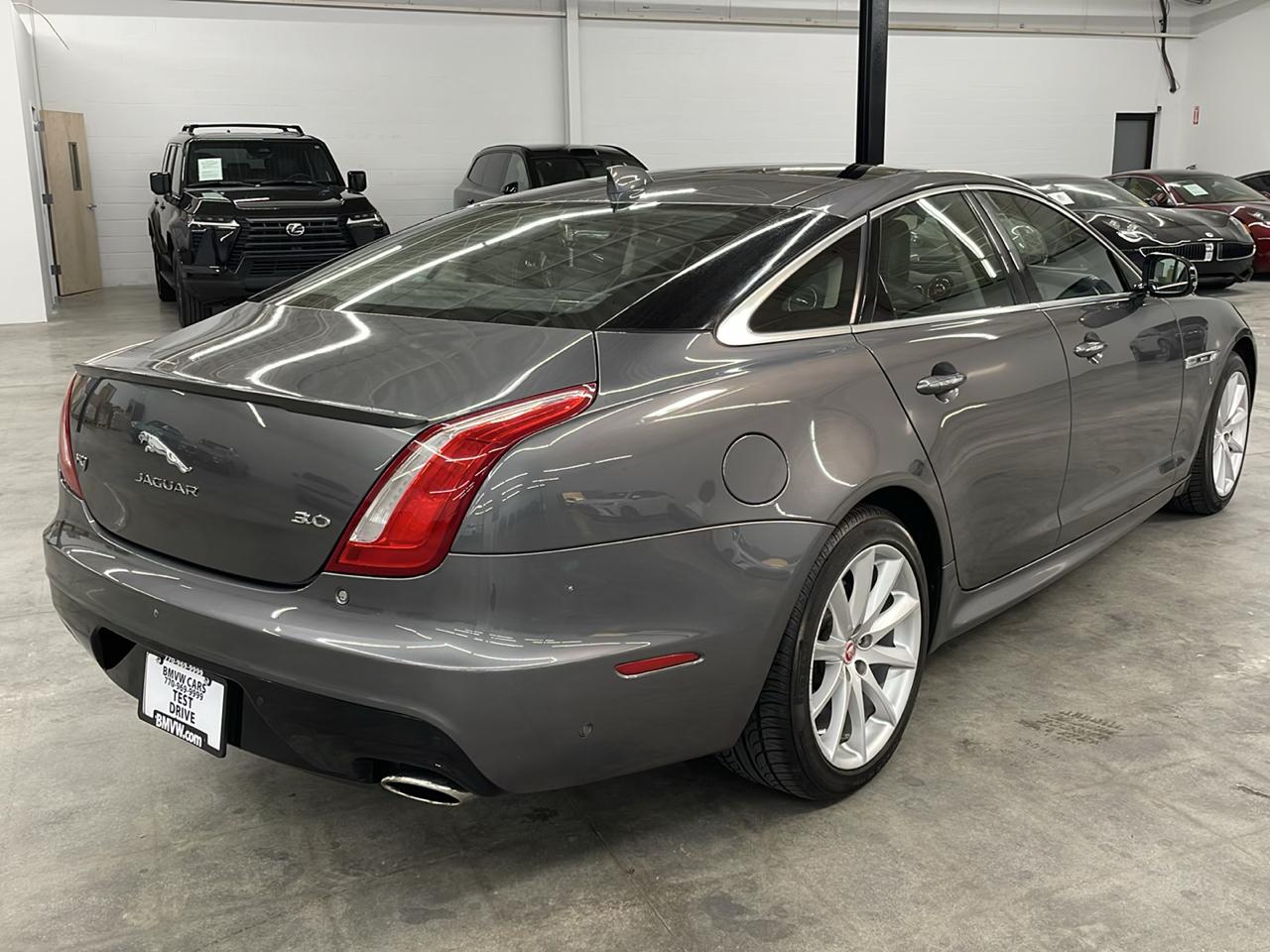 Jaguar XJ XJ R-Sport RWD 2019