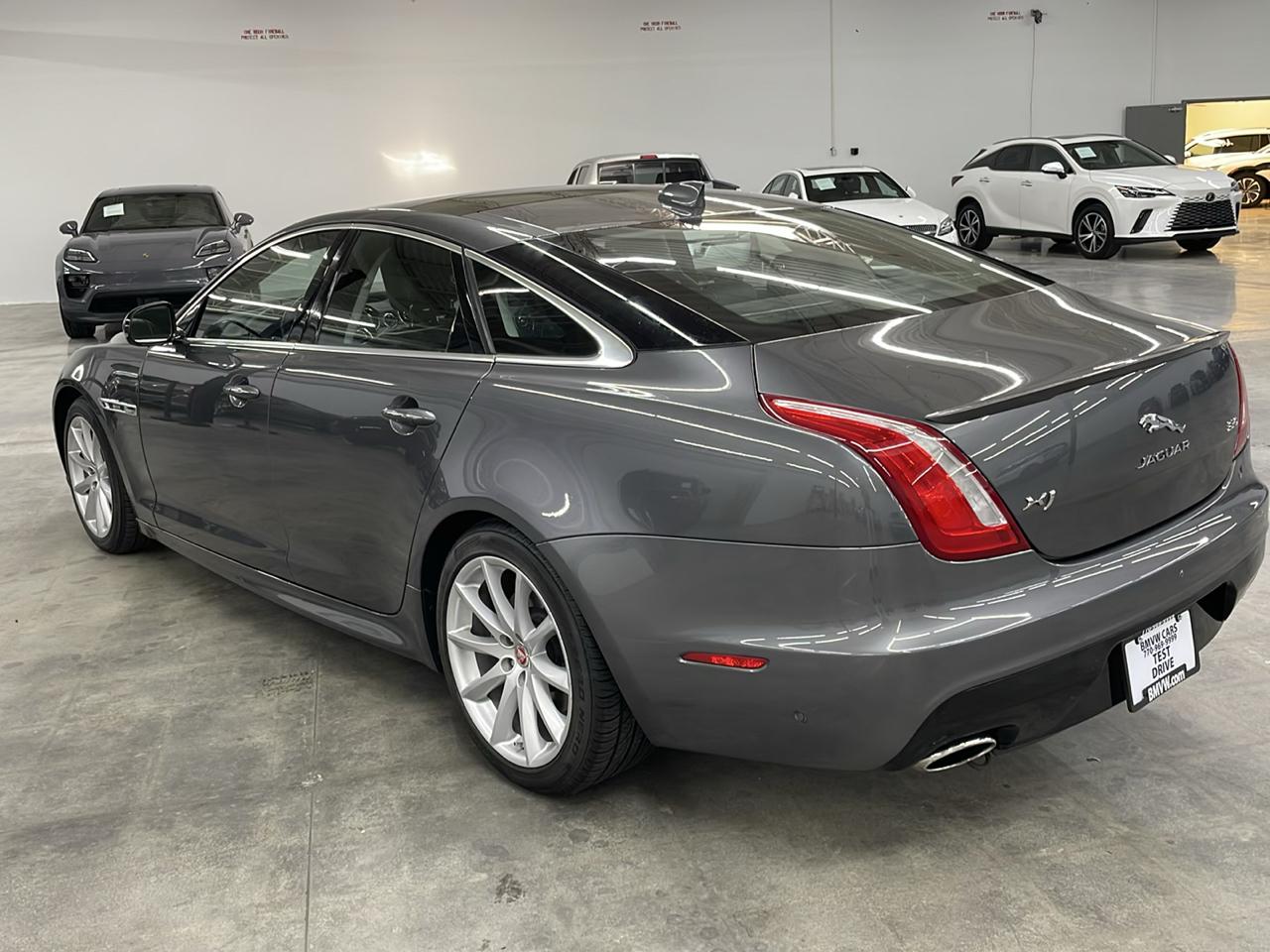 Jaguar XJ XJ R-Sport RWD 2019